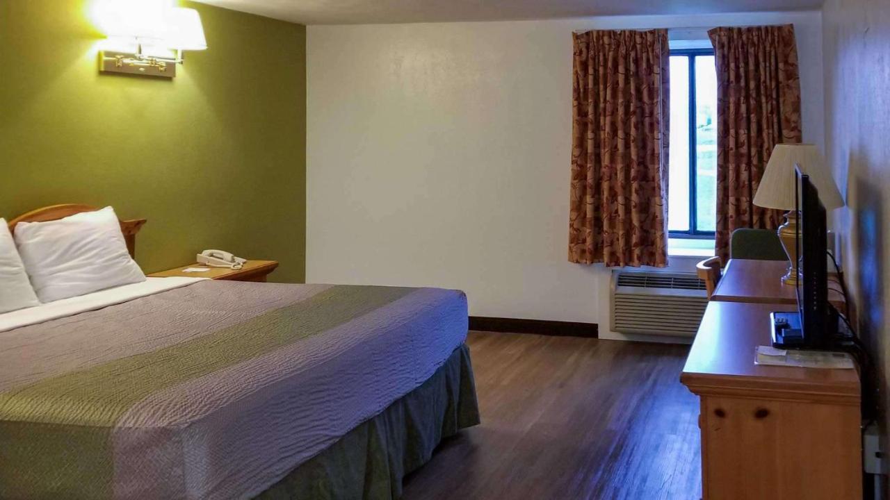 Hotel Oriskany Kültér fotó